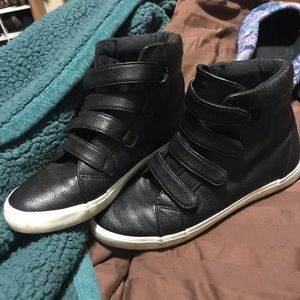 Justfab Leilah Velcro Hightop Sneakers 8.5